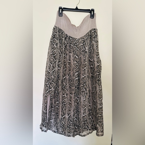 Gigi Moda Dresses & Skirts - Gigi Moda Silk Snake Print Long Lined Skirt Pants Womens One Size Made Italy